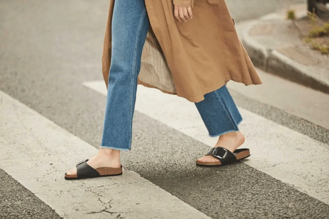 Birkenstock – jakie klapki damskie są najlepsze do domu?