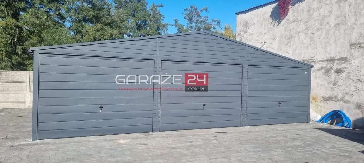 Obraz do artykułu: Garaż przyścienny może wyglądać jak część domu, jeśli dobrze dobierzecie kilka elementów