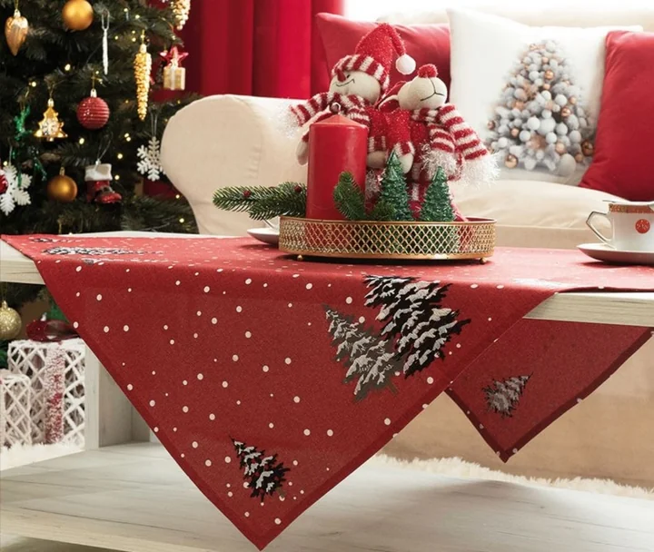 Obrusy sezonowe – jak dobierać wzory i tekstury na święta bożonarodzeniowe?