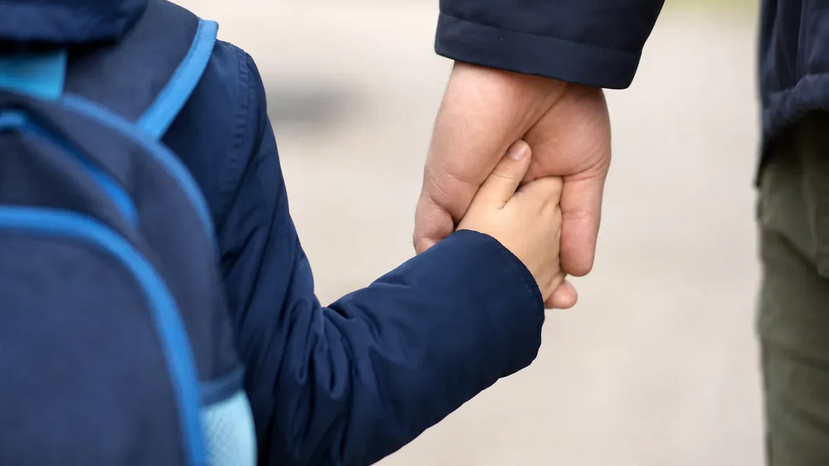 W Lesznie naukę rozpoczęło prawie 12 tysięcy uczniów