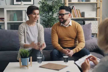 Kiedy terapia par ma sens, a kiedy lepiej zacząć od terapii indywidualnej?