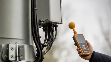 Pomiary pola elektromagnetycznego przy Wałowej. Znamy termin prac