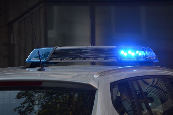 Policja Leszno: Policjanci zatrzymali 18-latka, który złamał nos rówieśnikowi