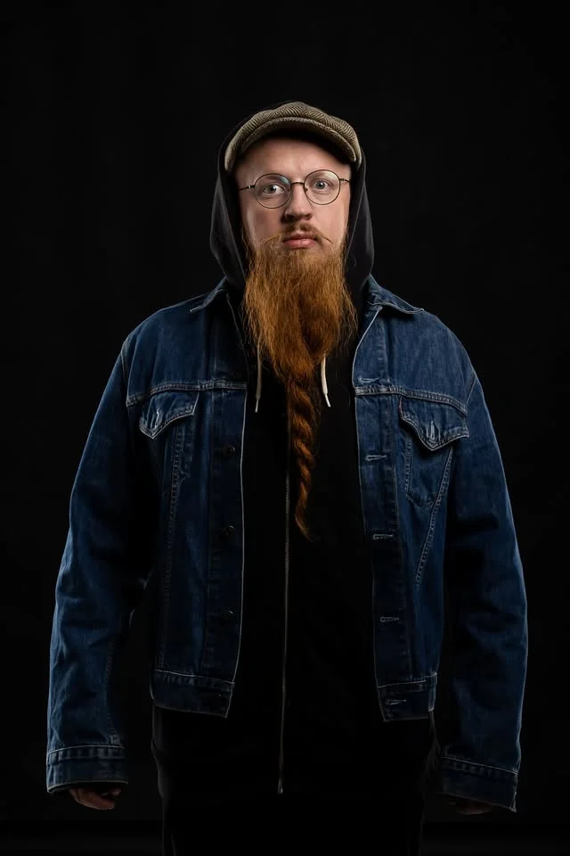 Grafika promocyjna wydarzenia Arek JAKSA — „Warto rozmawiać, Andrzej” (stand-up) w Lesznie