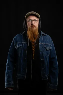 Grafika promocyjna wydarzenia Arek JAKSA — „Warto rozmawiać, Andrzej” (stand-up) w Lesznie