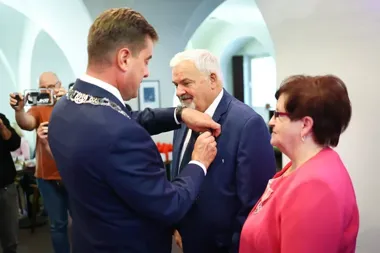 Sześć par odebrało medale za 50 lat małżeństwa w leszczyńskim ratuszu