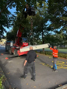 Cztery betonowe przeszkody zamiast postoju taksówek. Powstał Skate Point