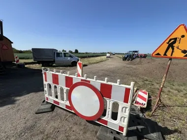 Przy Trojanowskiego w Lesznie powstaje brakujący dojazd do lotniska