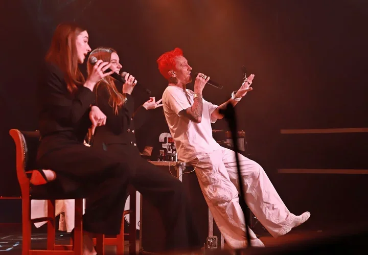 Michał Wiśniewski rozgrzał Leszno - Akustycznie III w MOK przyciągnęło tłumy