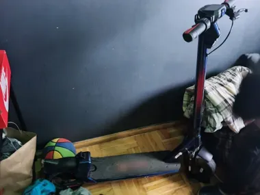 Hulajnoga z parkingu zniknęła w kilka dni - finał uderzył w dwóch 21-latków